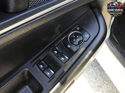 Used 2024 Ford Edge SEL w/ Convenience Package AWD/4WD image 11