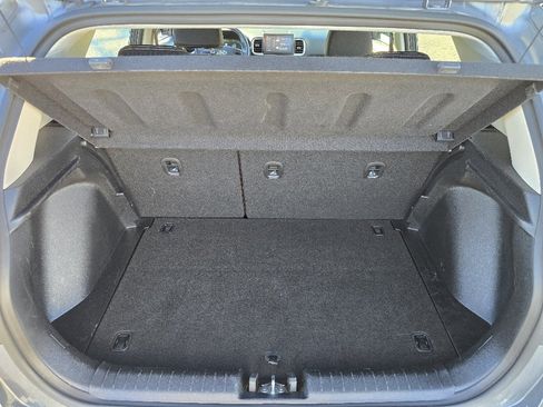 Used 2024 Hyundai Venue SEL image 26