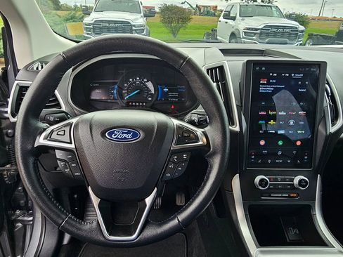 Used 2024 Ford Edge SEL image 16