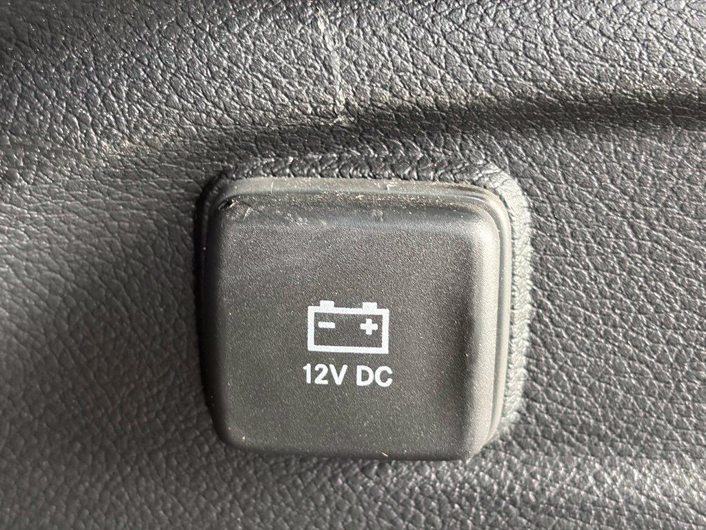 Used 2023 Jeep Grand Cherokee L Laredo AWD/4WD image 13