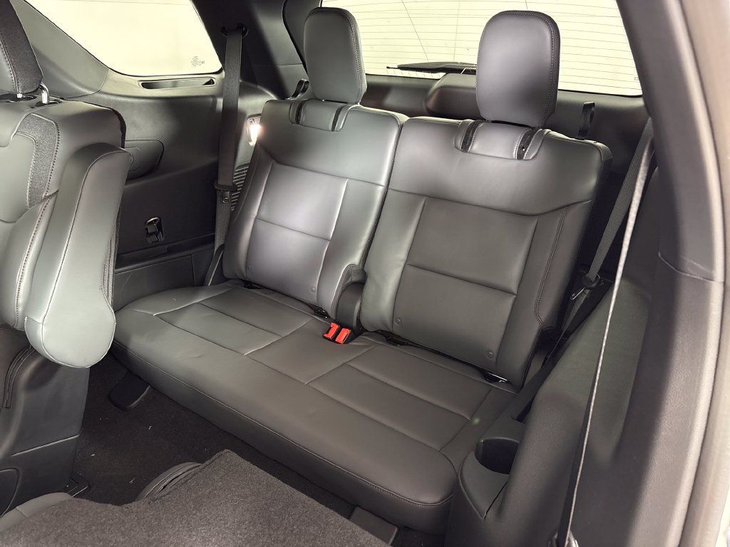 New 2027 Ford Explorer Active w/ Active Comfort Package RWD image 30