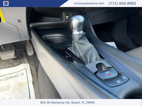 Used 2020 Toyota C-HR LE FWD image 20