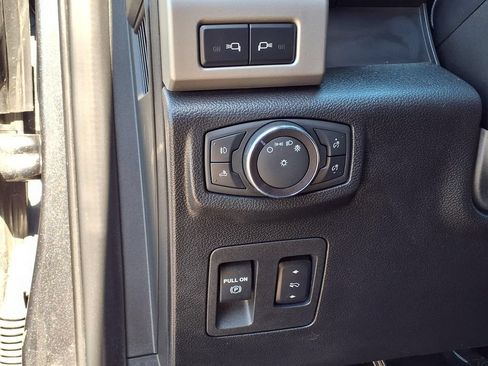 Used 2019 Ford F150 Lariat w/ Equipment Group 502A Luxury AWD/4WD image 37