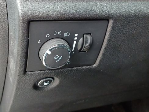 Used 2016 Jeep Grand Cherokee Overland image 16