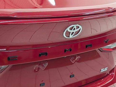 Used 2025 Toyota Camry SE image 32