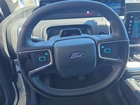 Used 2025 Ford Expedition Platinum w/ Driver's Package image 15