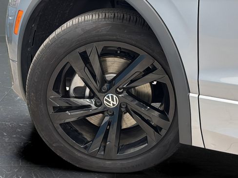 Used 2024 Volkswagen Tiguan SE R-Line AWD/4WD image 35