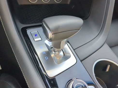 Used 2025 Genesis G70 2.5T image 54