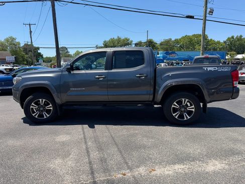 Used 2016 Toyota Tacoma TRD Sport w/ Premium & Technology Package AWD/4WD image 6