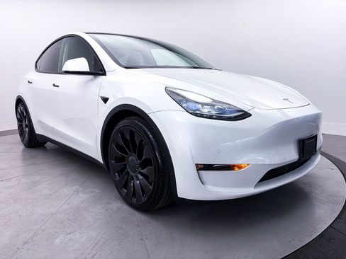 Used 2022 Tesla Model Y Performance AWD/4WD image 8