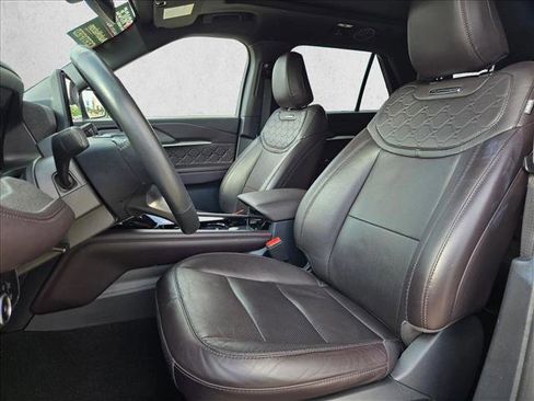 Used 2025 Ford Explorer Platinum w/ LUX Leather Package AWD/4WD image 17