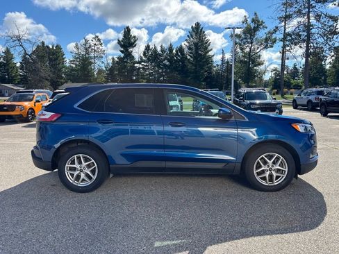 Used 2023 Ford Edge SEL w/ Convenience Package AWD/4WD image 2