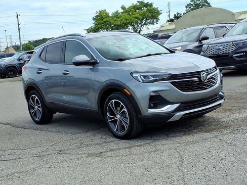 Used 2023 Buick Encore GX Essence w/ Advanced Technology Package FWD image 7