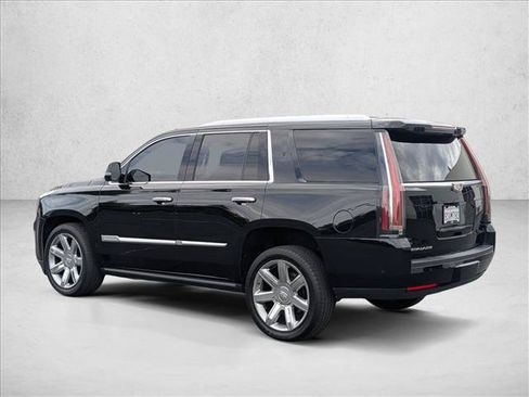 Used 2020 Cadillac Escalade Premium Luxury AWD/4WD image 8