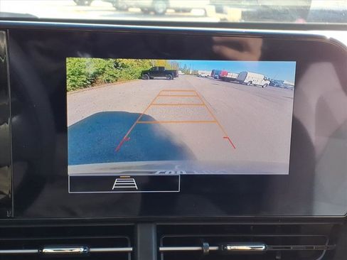 Used 2025 Chevrolet Trax LS image 13