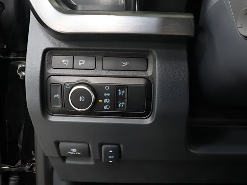Used 2024 Ford F250 Lariat w/ Black Appearance Package AWD/4WD image 19