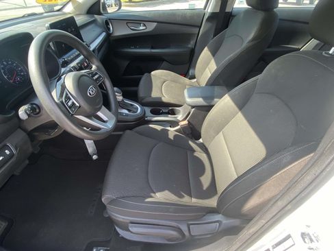 Used 2021 Kia Forte LXS FWD image 12