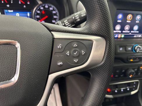 Used 2024 GMC Terrain SLE w/ Driver Convenience Package image 28