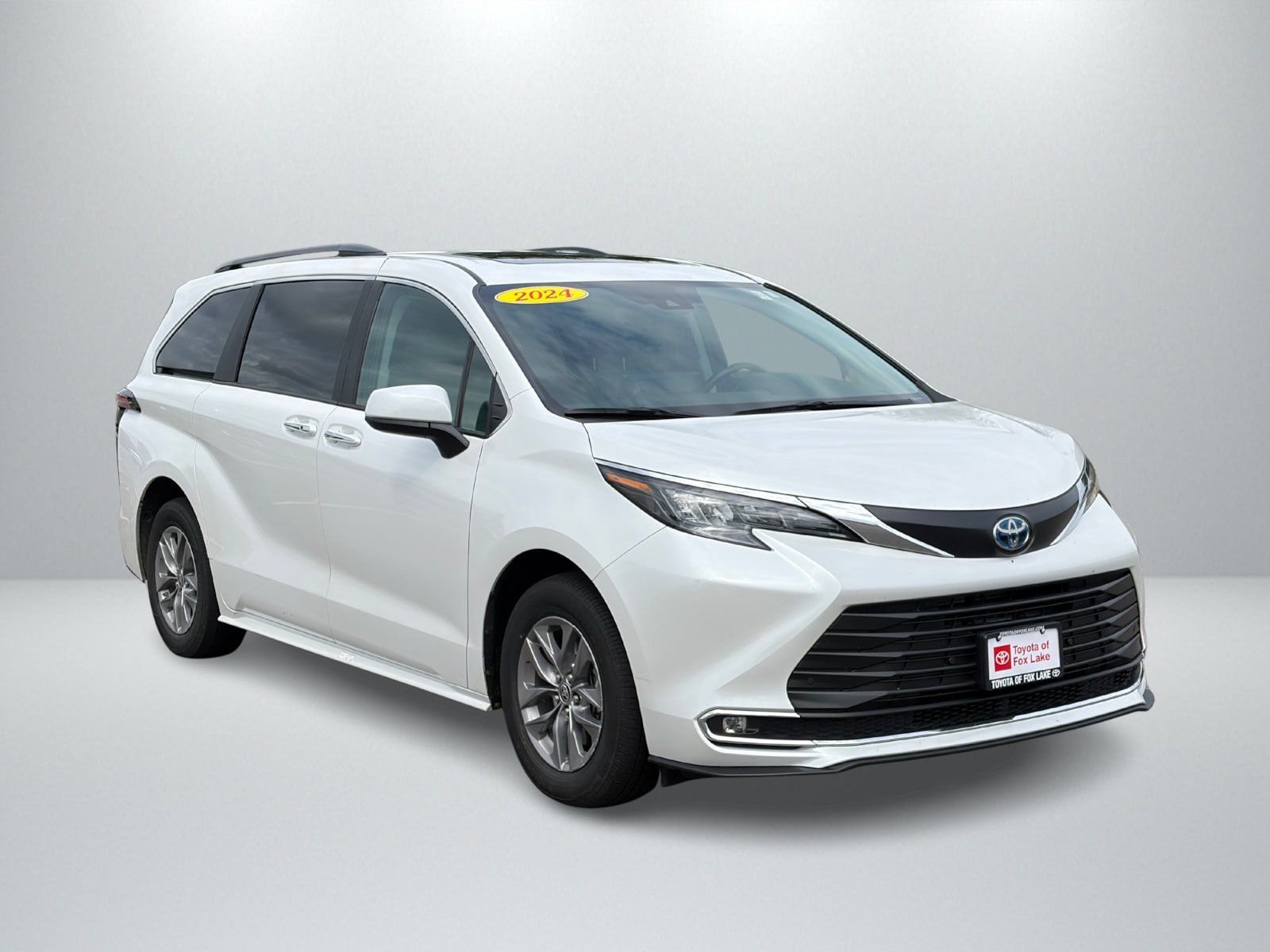 Used 2024 Toyota Sienna XLE AWD/4WD image 7