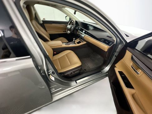 Used 2018 Lexus ES 350 w/ Navigation System Package image 31