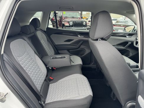 Used 2025 Volkswagen Tiguan S AWD/4WD image 33