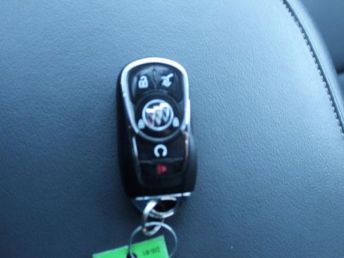 Used 2023 Buick Enclave Essence image 41