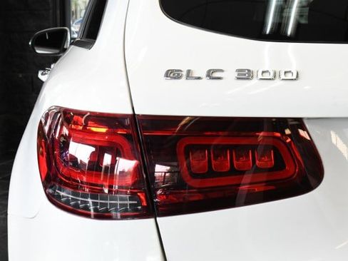 Used 2021 Mercedes-Benz GLC 300 4MATIC w/ AMG Line image 14