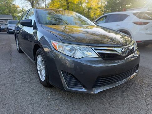 Used 2012 Toyota Camry LE FWD image 3