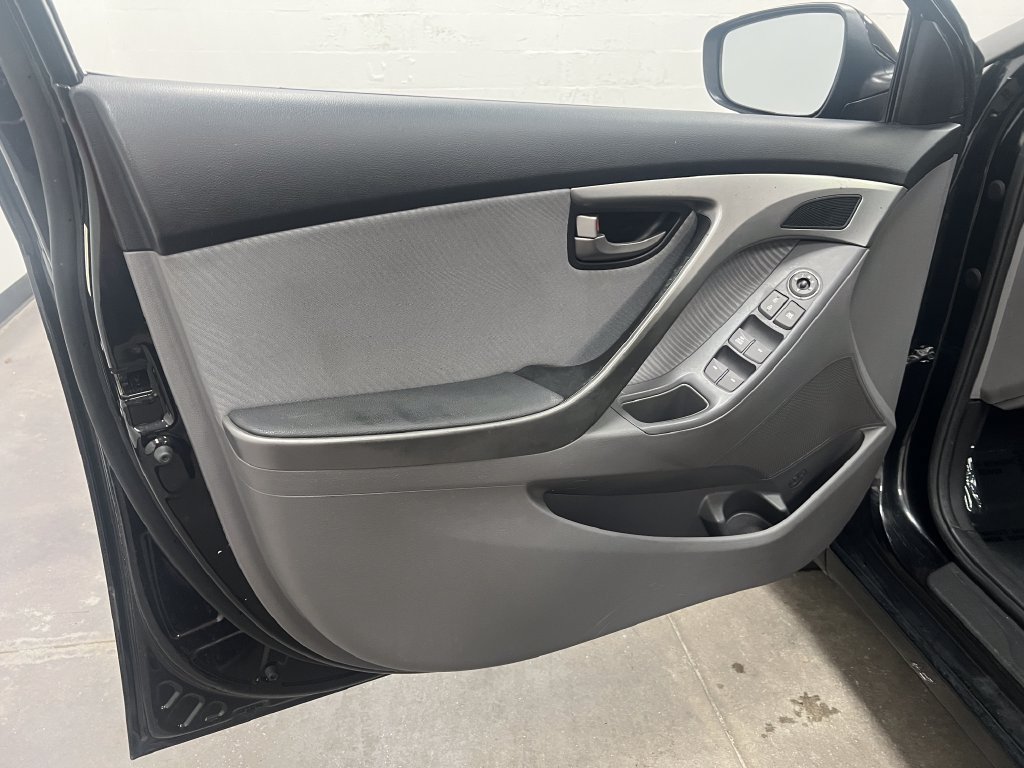 Used 2013 Hyundai Elantra GLS w/ Preferred Pkg FWD image 10
