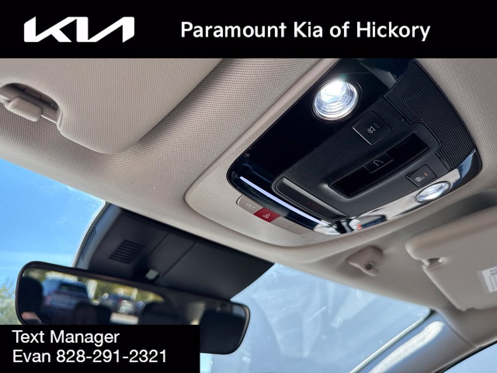 Used 2025 Kia Sportage EX w/ Premium Package FWD image 30