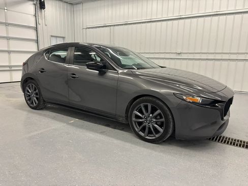 Used 2019 MAZDA MAZDA3 Hatchback w/ Preferred Package FWD image 13