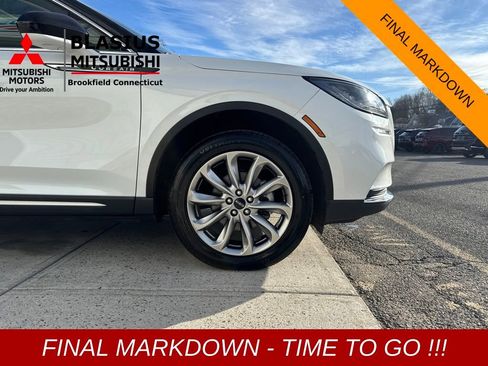 Used 2022 Lincoln Corsair AWD w/ Premium Package image 11