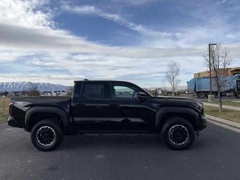 New 2025 Toyota Tacoma TRD Off-Road image 5