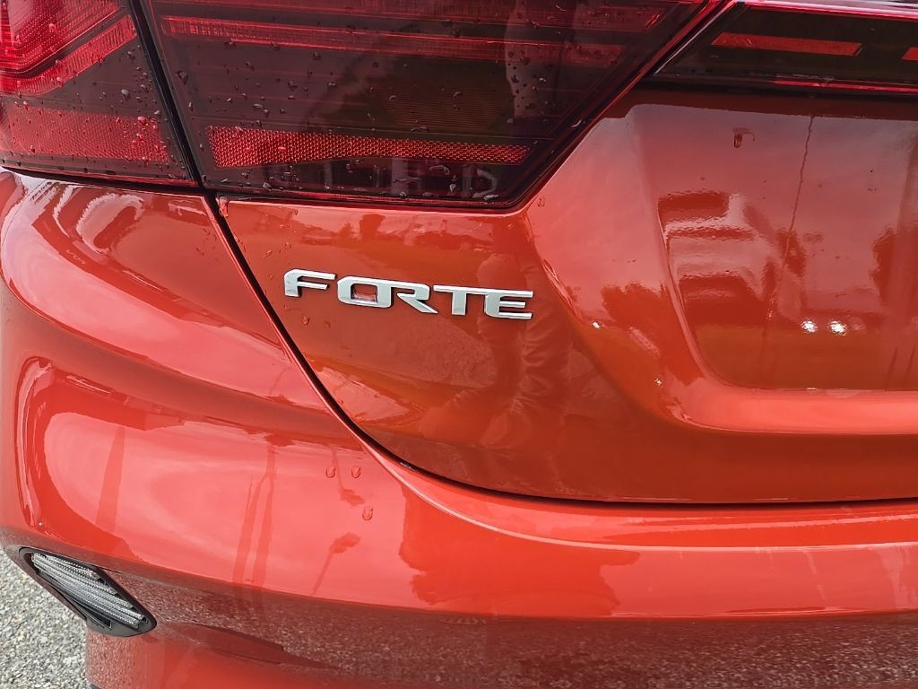 Certified 2023 Kia Forte LXS FWD image 5