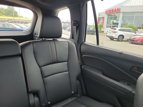 Used 2023 Honda Passport TrailSport image 7