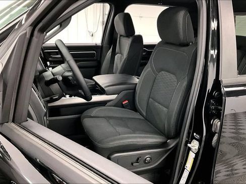 Used 2025 RAM 1500 Big Horn AWD/4WD image 23