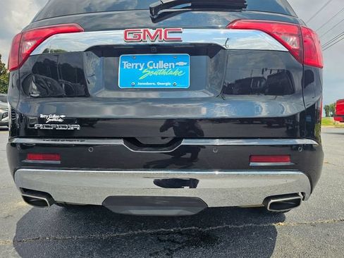 Used 2019 GMC Acadia Denali w/ Technology Package FWD image 10