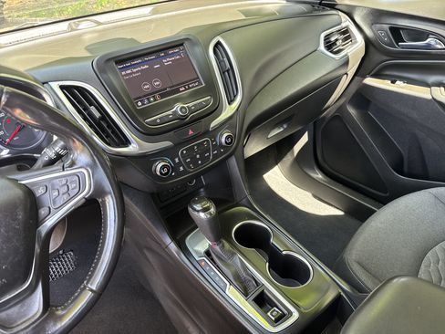 Used 2020 Chevrolet Equinox LT FWD image 25