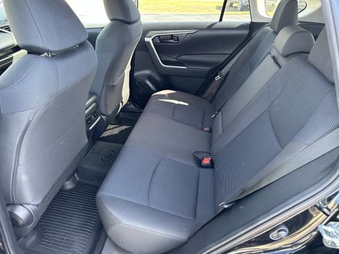 Used 2023 Toyota RAV4 LE FWD image 13
