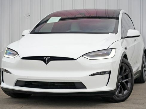 Used 2022 Tesla Model X image 3