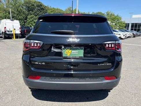 Used 2025 Jeep Compass Limited AWD/4WD image 16