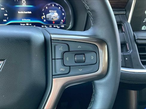 Used 2024 Chevrolet Suburban High Country RWD image 11