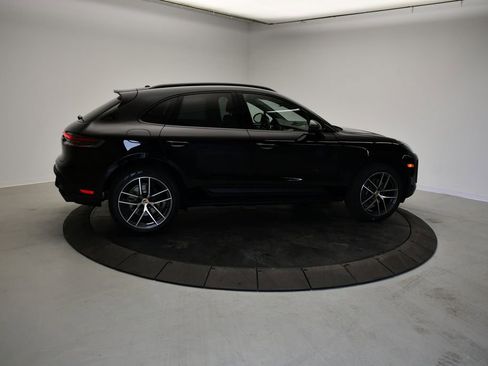 New 2026 Porsche Macan AWD/4WD image 9