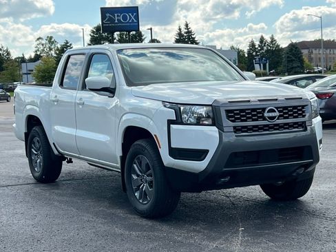 Used 2025 Nissan Frontier SV image 36