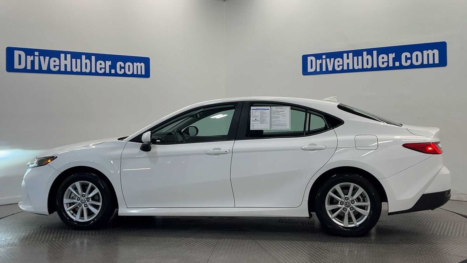 Used 2025 Toyota Camry LE FWD image 5