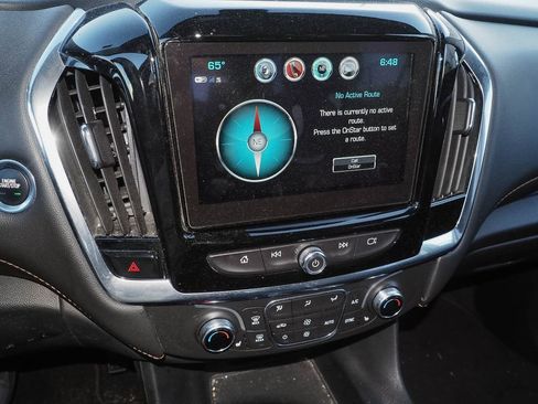 Used 2019 Chevrolet Traverse LT FWD image 9