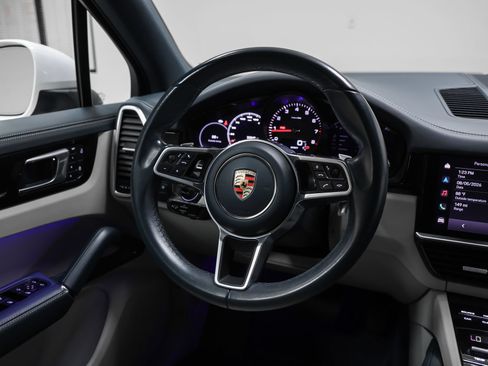 Certified 2023 Porsche Cayenne AWD/4WD image 30