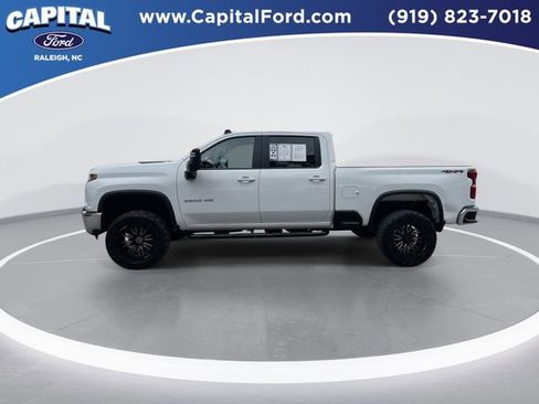 Used 2021 Chevrolet Silverado 2500 LT w/ Fleet Comfort Package AWD/4WD image 5