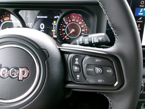 New 2026 Jeep Wrangler Unlimited Rubicon image 12