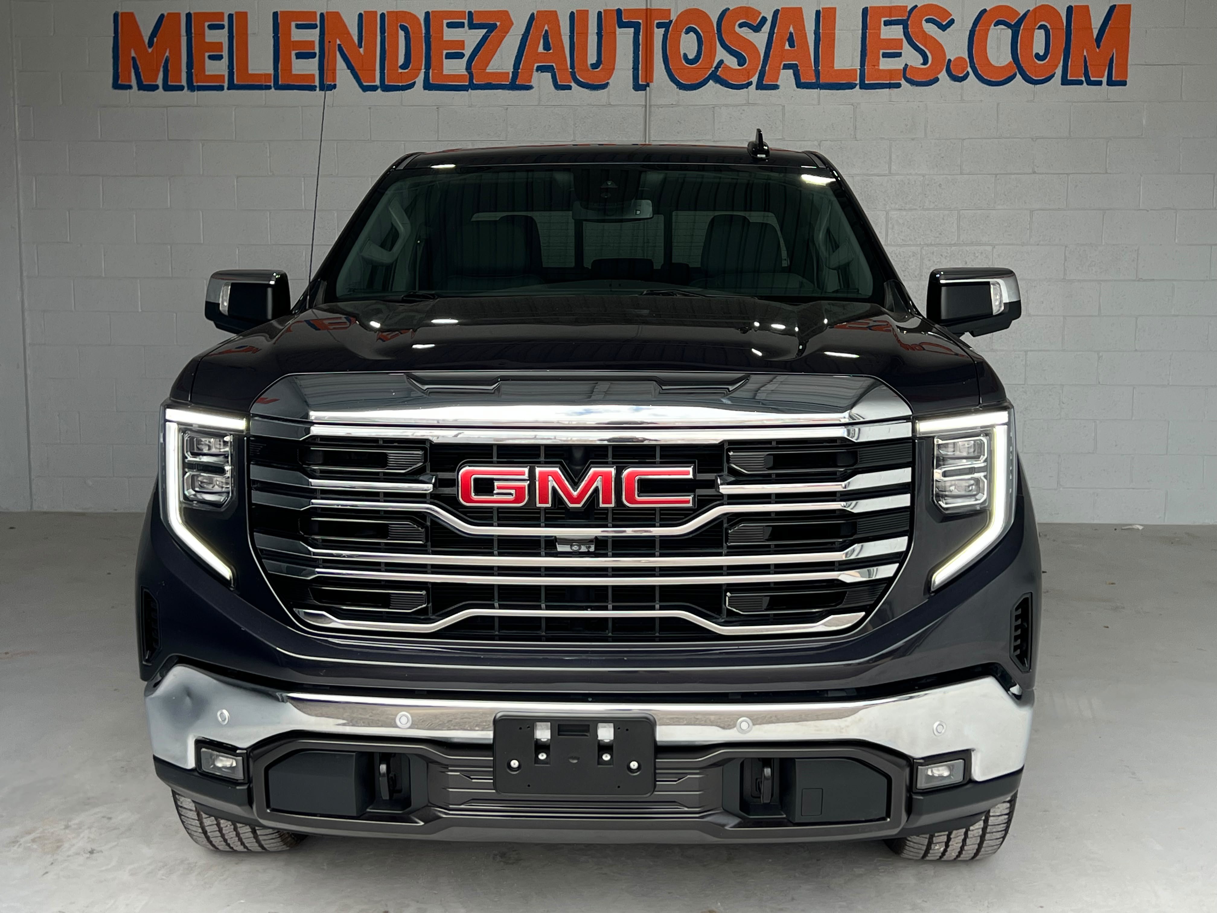 Used 2024 GMC Sierra 1500 SLT AWD/4WD image 9